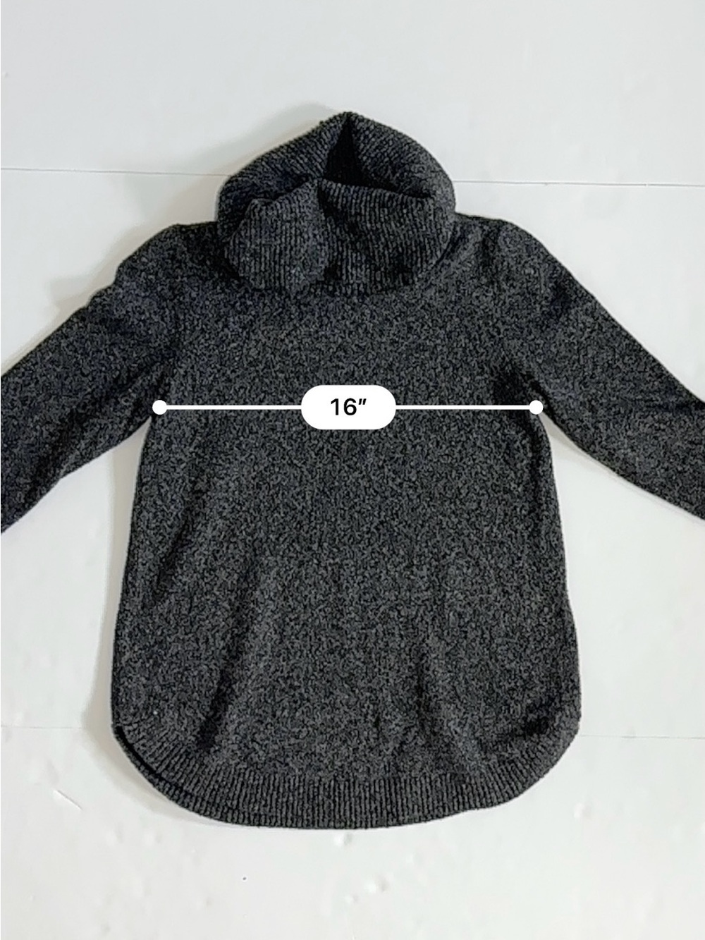 Tahari Gray Turtleneck Sweater Size Small High Low Hem - Picture 6 of 7